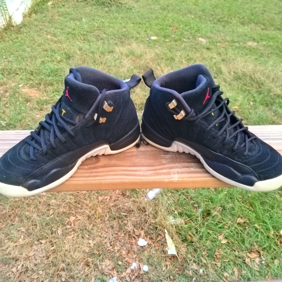 Jordan 12 Retro Reverse Taxi (Pre-Owned) sz5.5Y - Picture 4 of 7